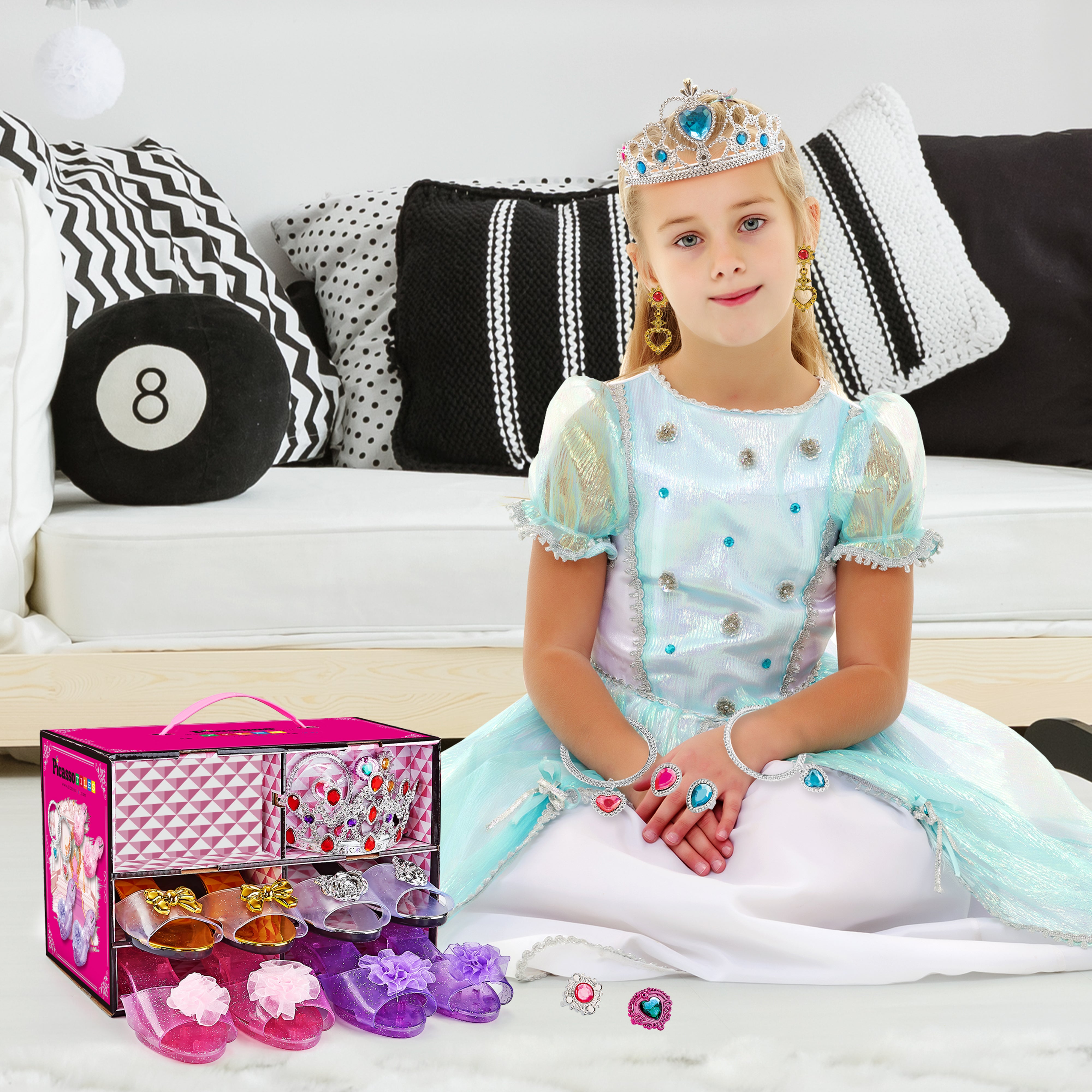 PicassoTiles 20 Piece Fairytale Royal Princess Dress Up Kit